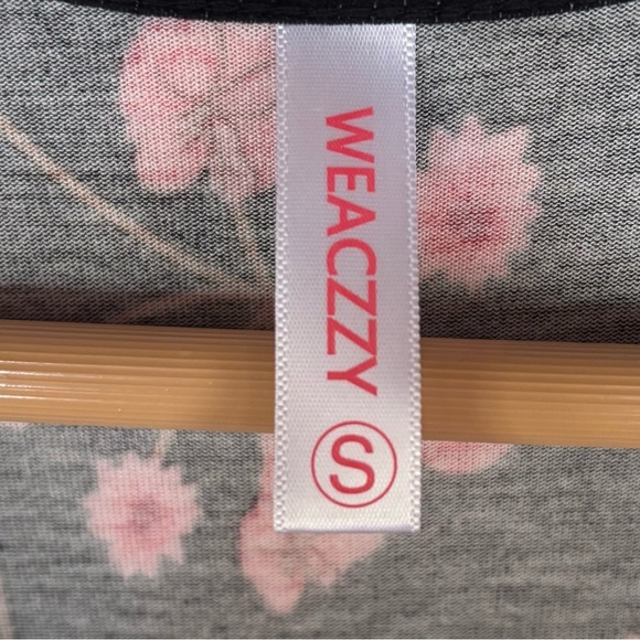 Elegant Floral Midi Dress in Black and Pink - Picture 2 of 7